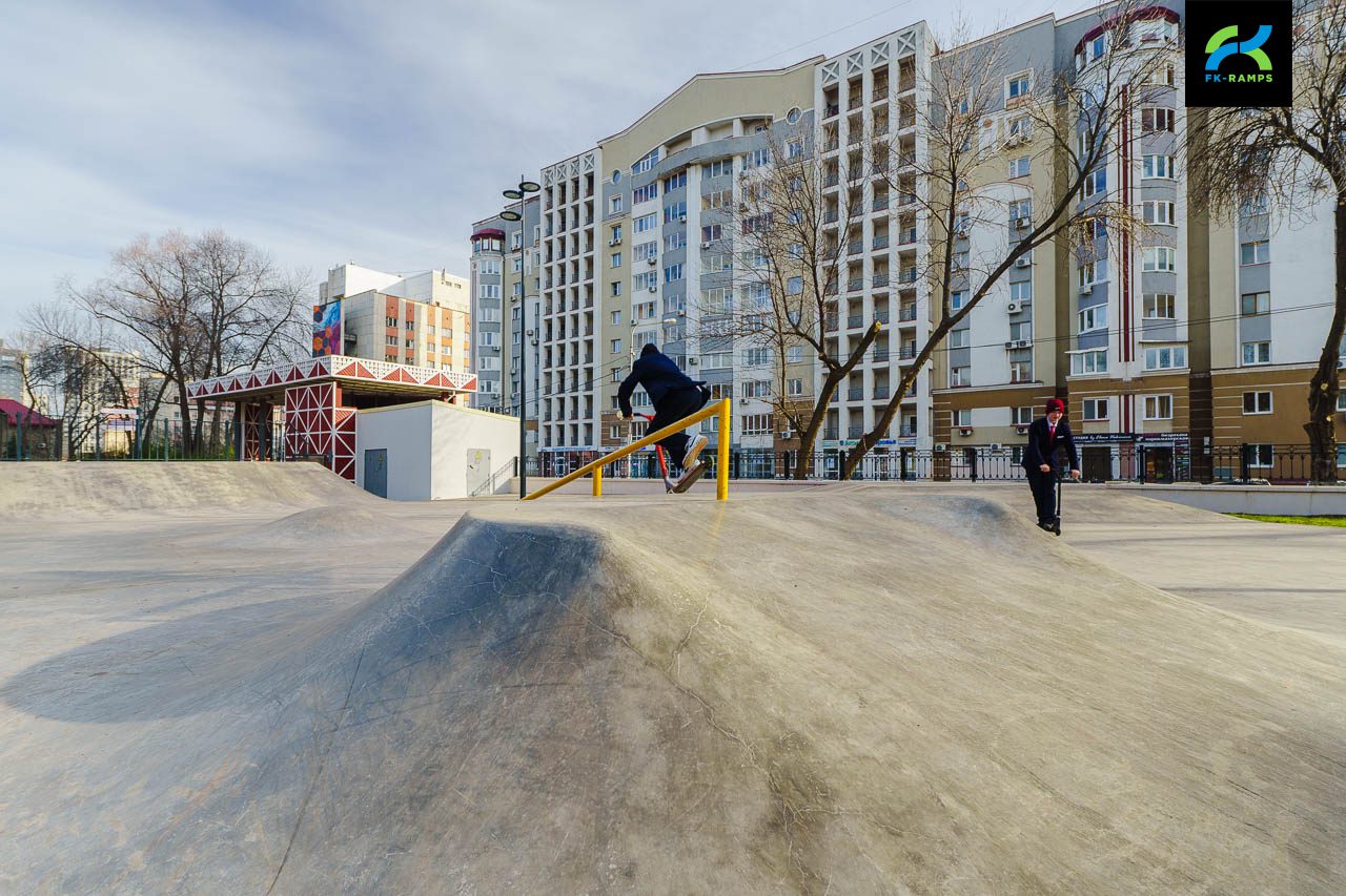 Бетонный скейт-парк в Уфе (Сад им.Аксакова) photo