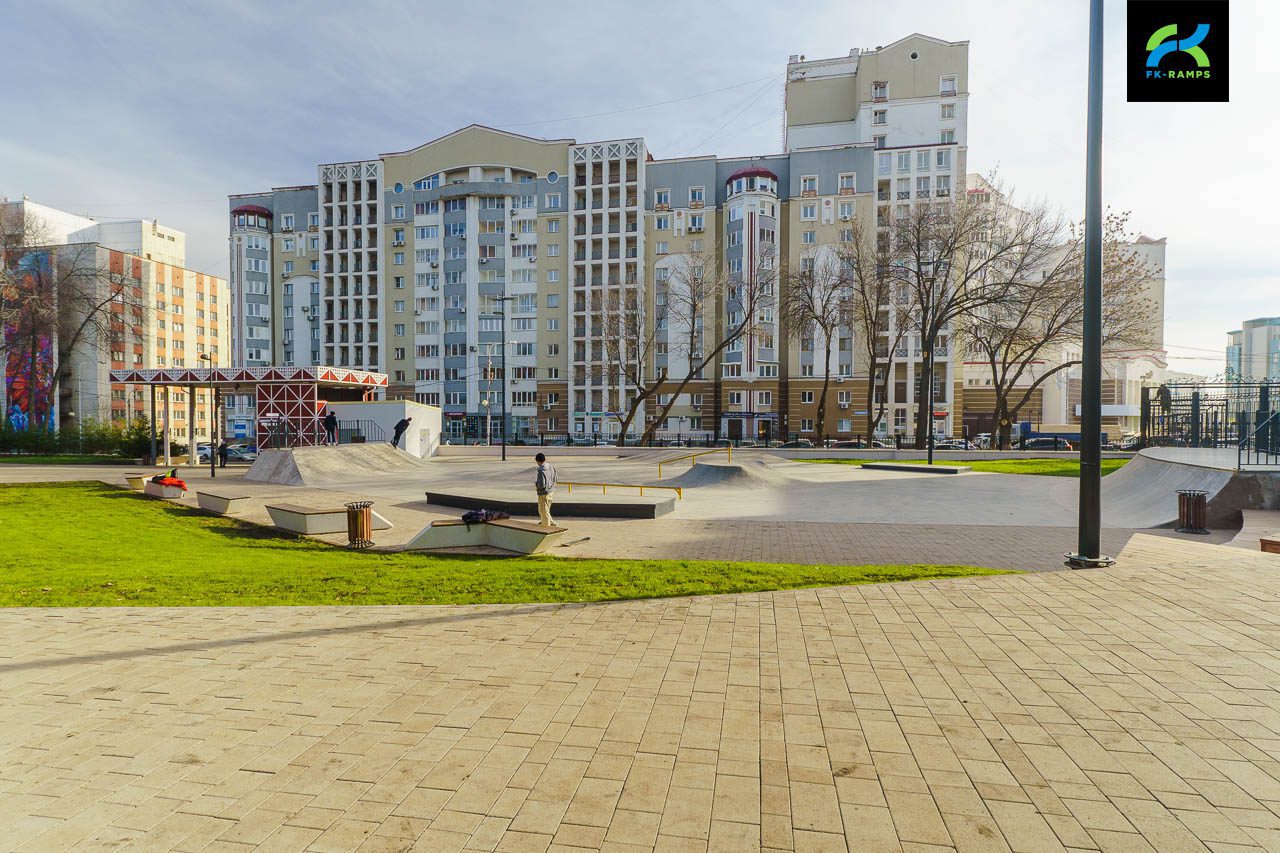 Бетонный скейт-парк в Уфе (Сад им.Аксакова) photo