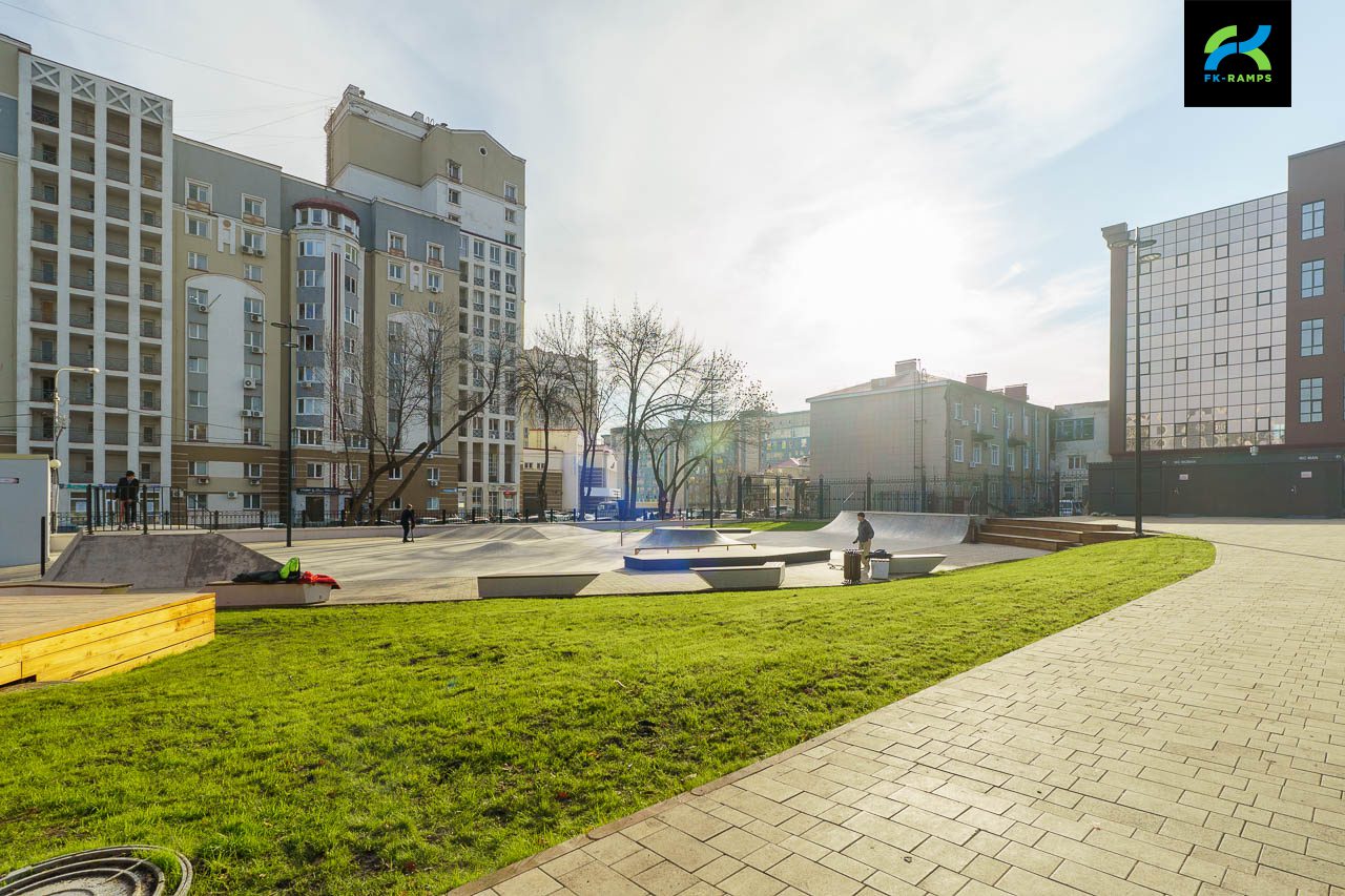 Бетонный скейт-парк в Уфе (Сад им.Аксакова) photo