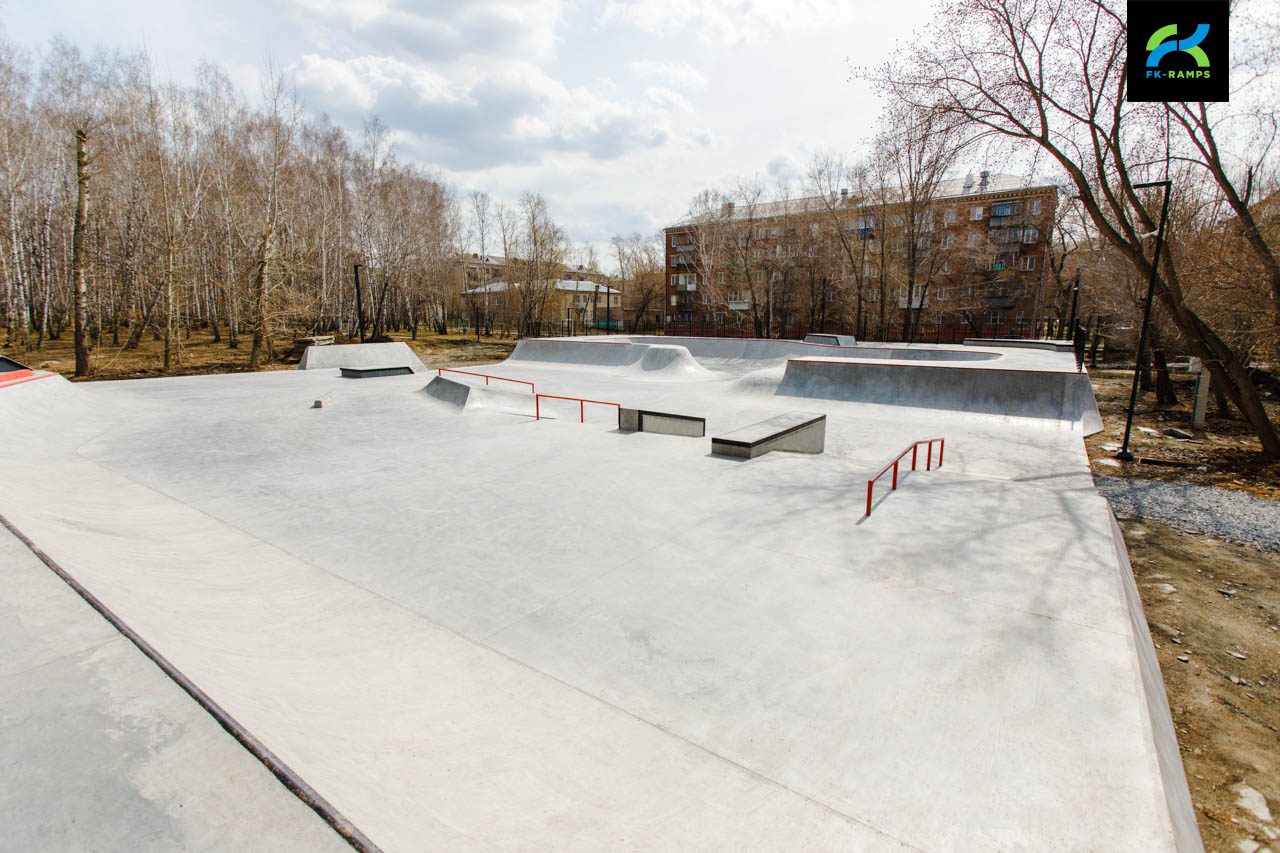 Бетонный скейт-парк в Челябинске photo