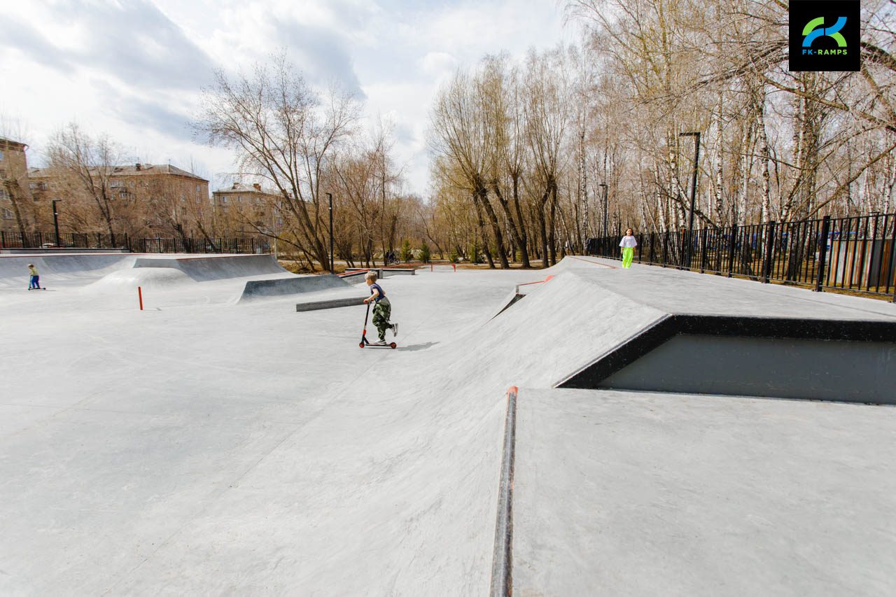 Бетонный скейт-парк в Челябинске photo