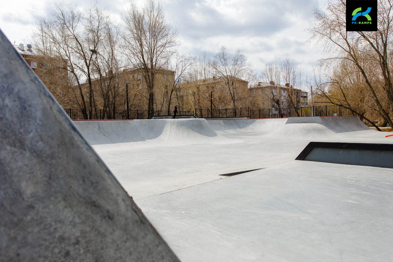 Бетонный скейт-парк в Челябинске photo