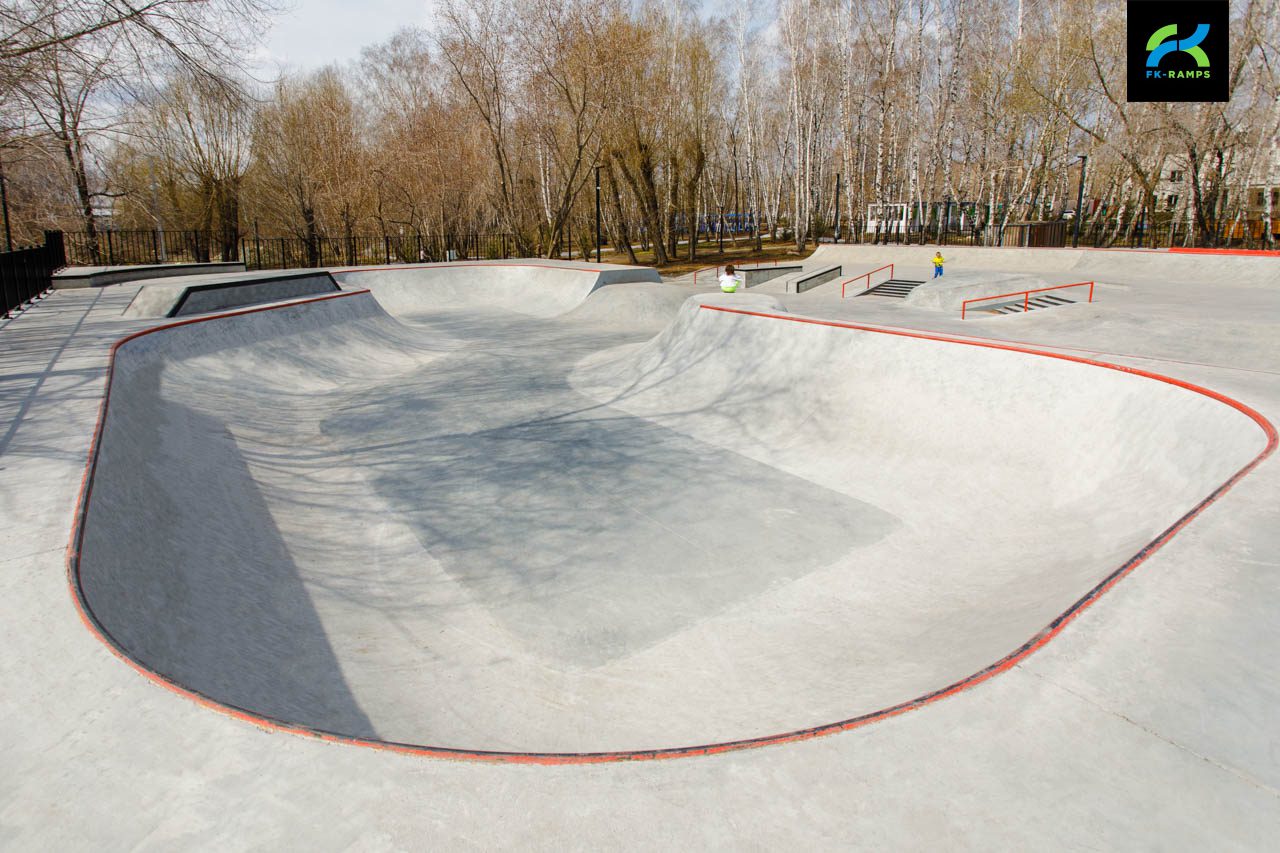 Бетонный скейт-парк в Челябинске photo