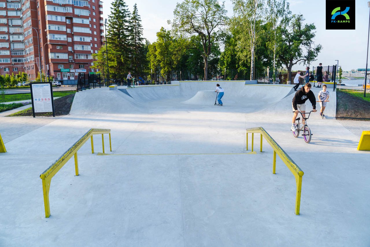 Бетонный скейт-парк в Пензе photo