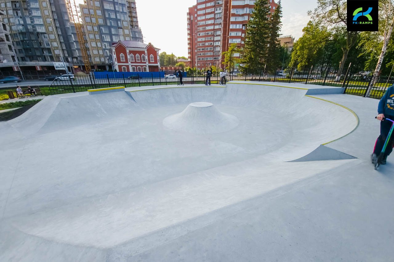 Бетонный скейт-парк в Пензе photo