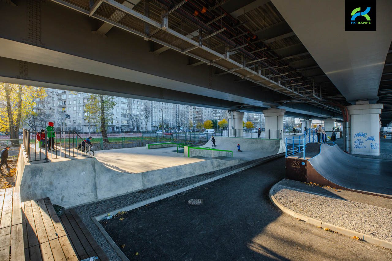 Скейт-парк на набережной Макарова (СПб) photo