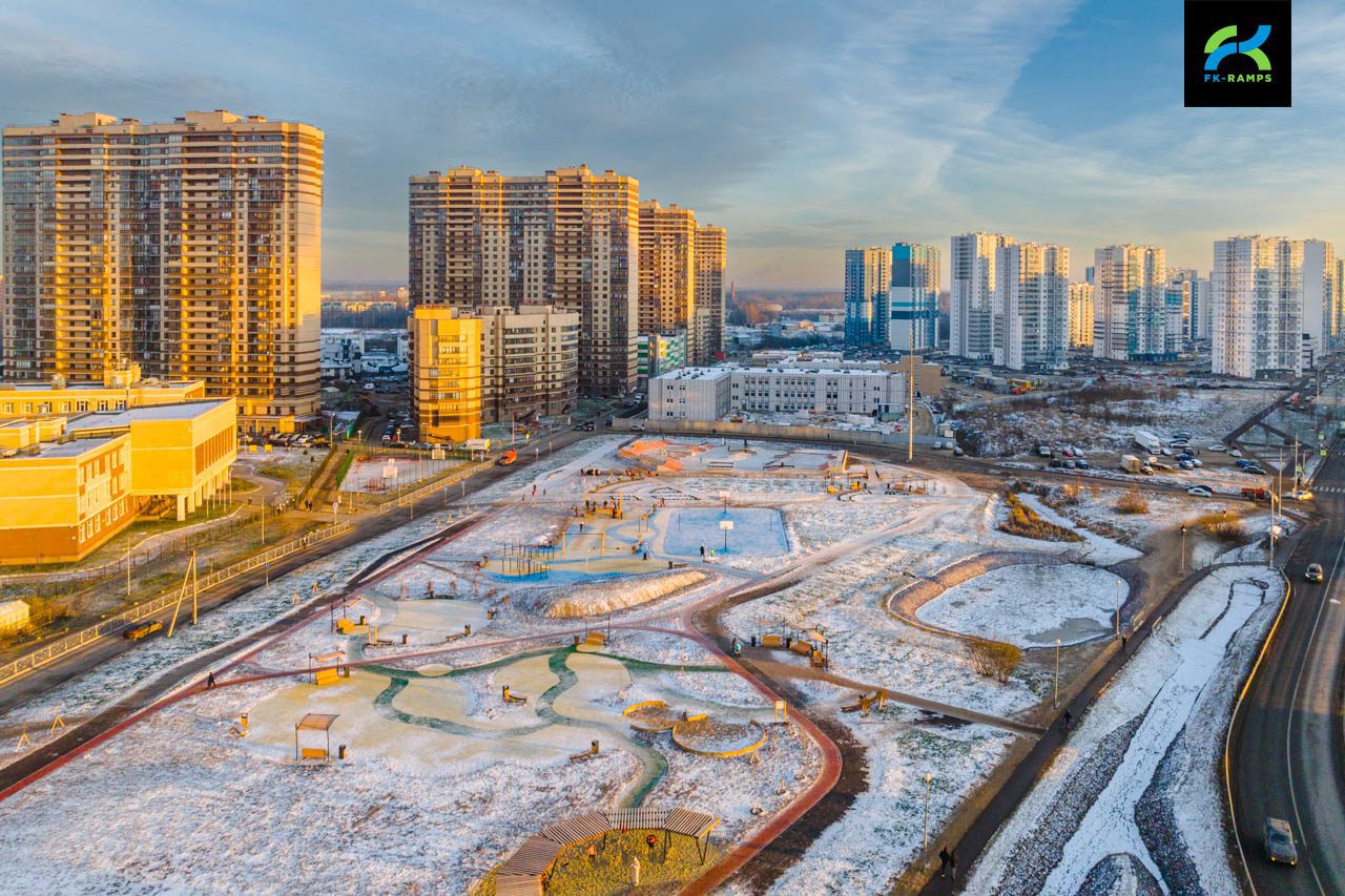 Бетонный скейт-парк в Мурино photo