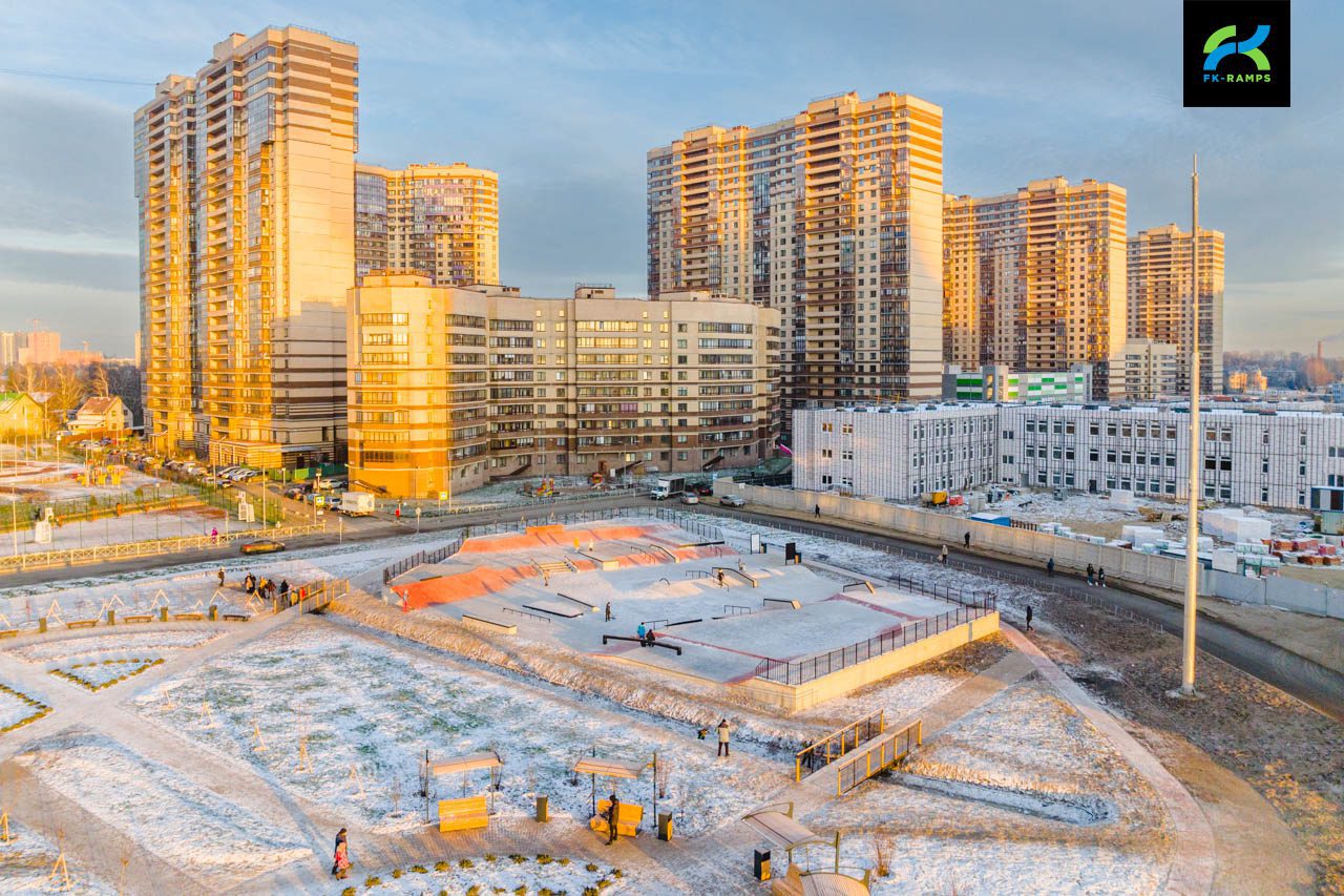 Бетонный скейт-парк в Мурино photo