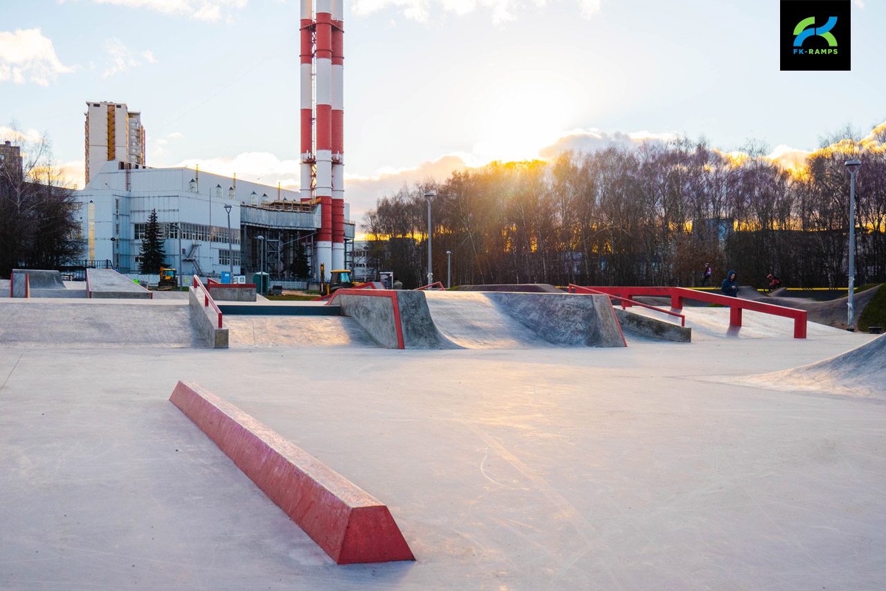 Скейт-парк и памп-трек на Южной (Москва) photo