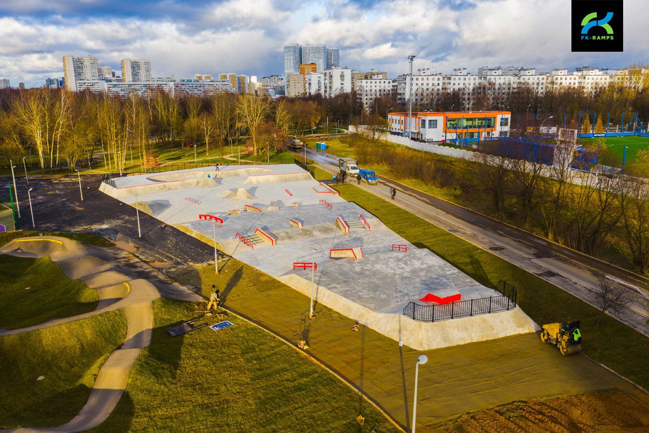 Скейт-парк и памп-трек на Южной (Москва) photo