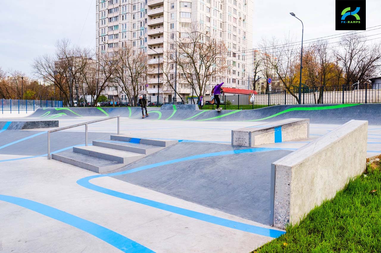 Бетонный скейт-парк в парке Яуза (Москва) photo