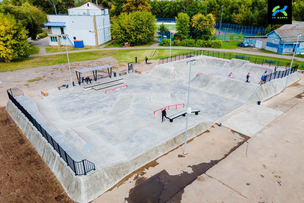 Бетонный скейт-парк Великие Луки photo