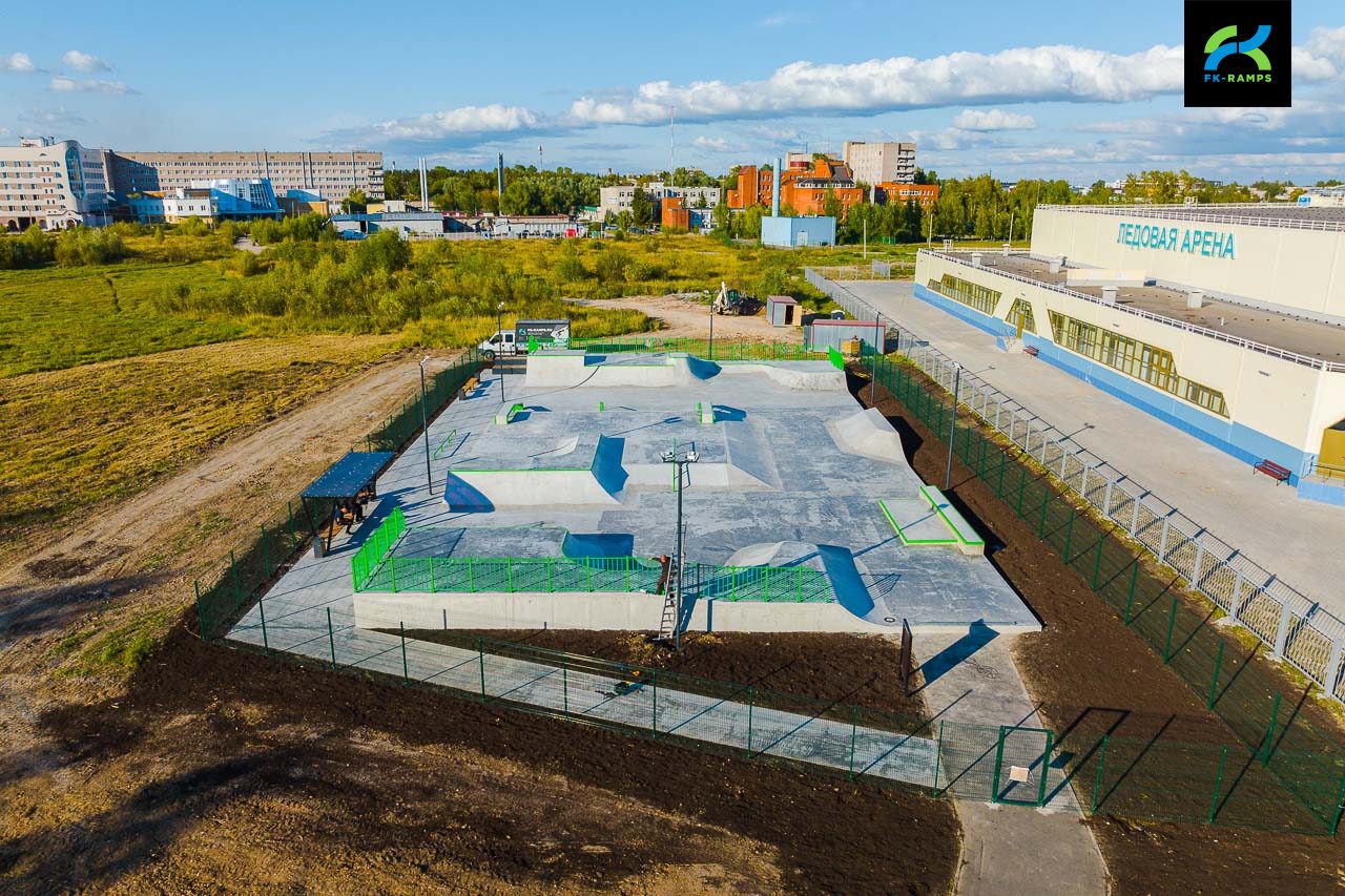 Бетонный скейт-парк в Великом Новгороде photo