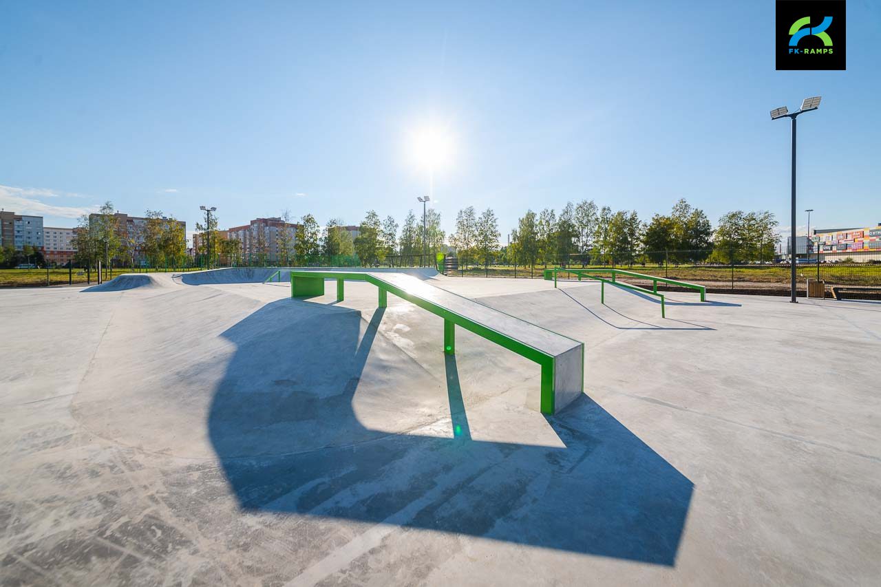 Бетонный скейт-парк в Великом Новгороде photo