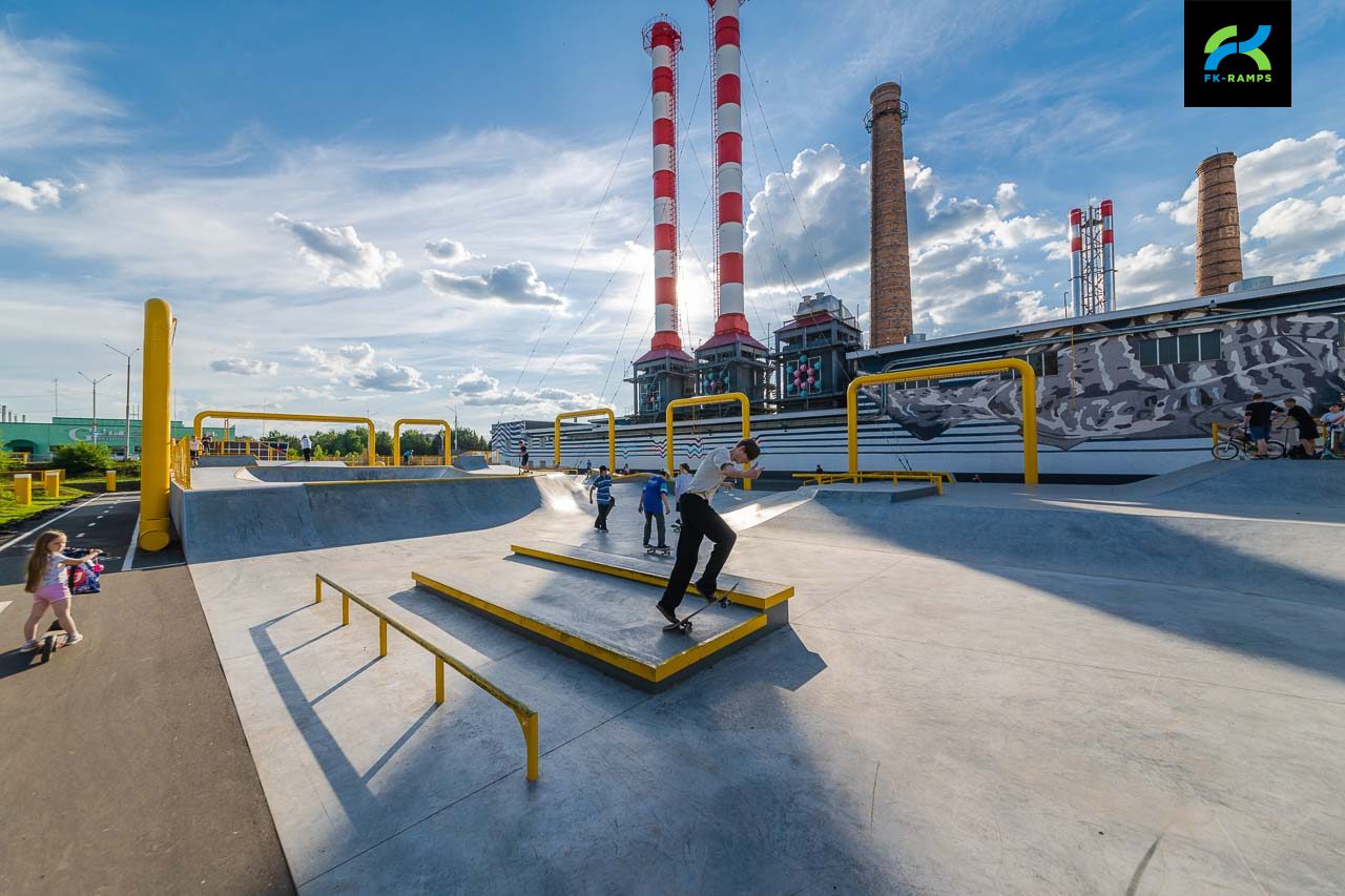 Бетонный скейт-парк в Альметьевске photo