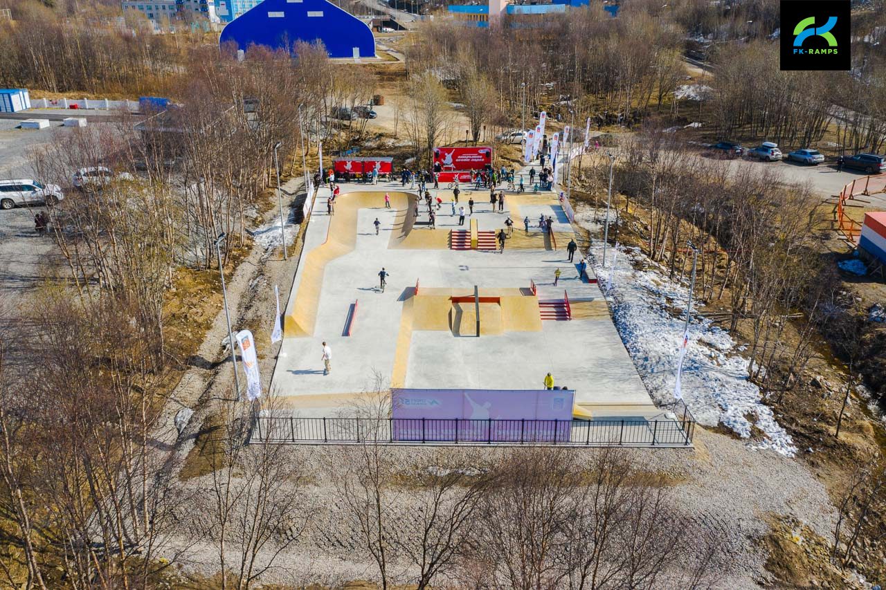 Бетонный скейт-парк в Мурманске (Долина Уюта) photo