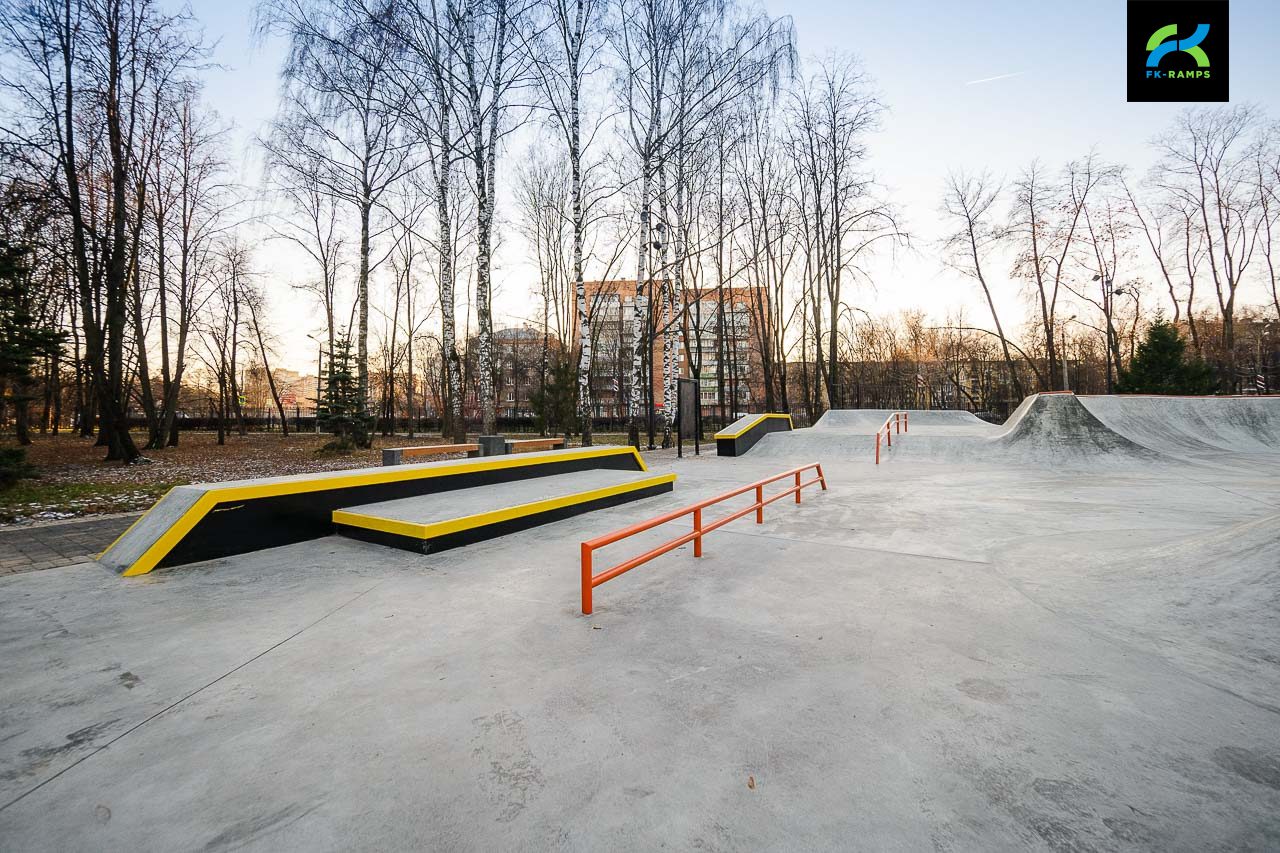 Бетонный скейт-парк в Мытищах photo