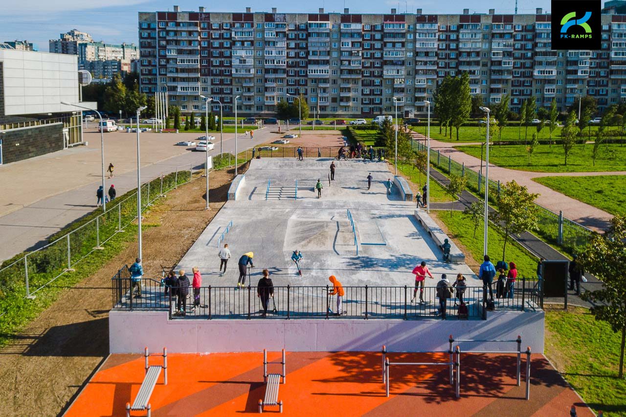 Бетонный скейт-парк ул. Джона Рида 8А photo
