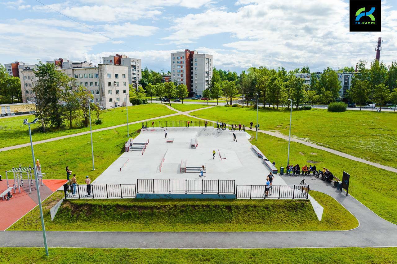 Бетонный скейт-парк в Красном Селе (ул. Спирина 10А) photo