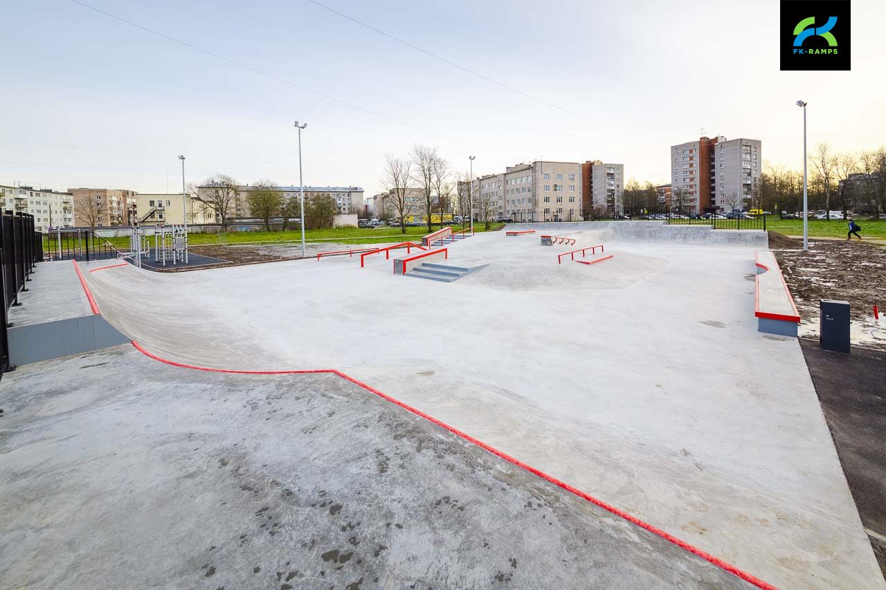 Бетонный скейт-парк в Красном Селе (ул. Спирина 10А) photo