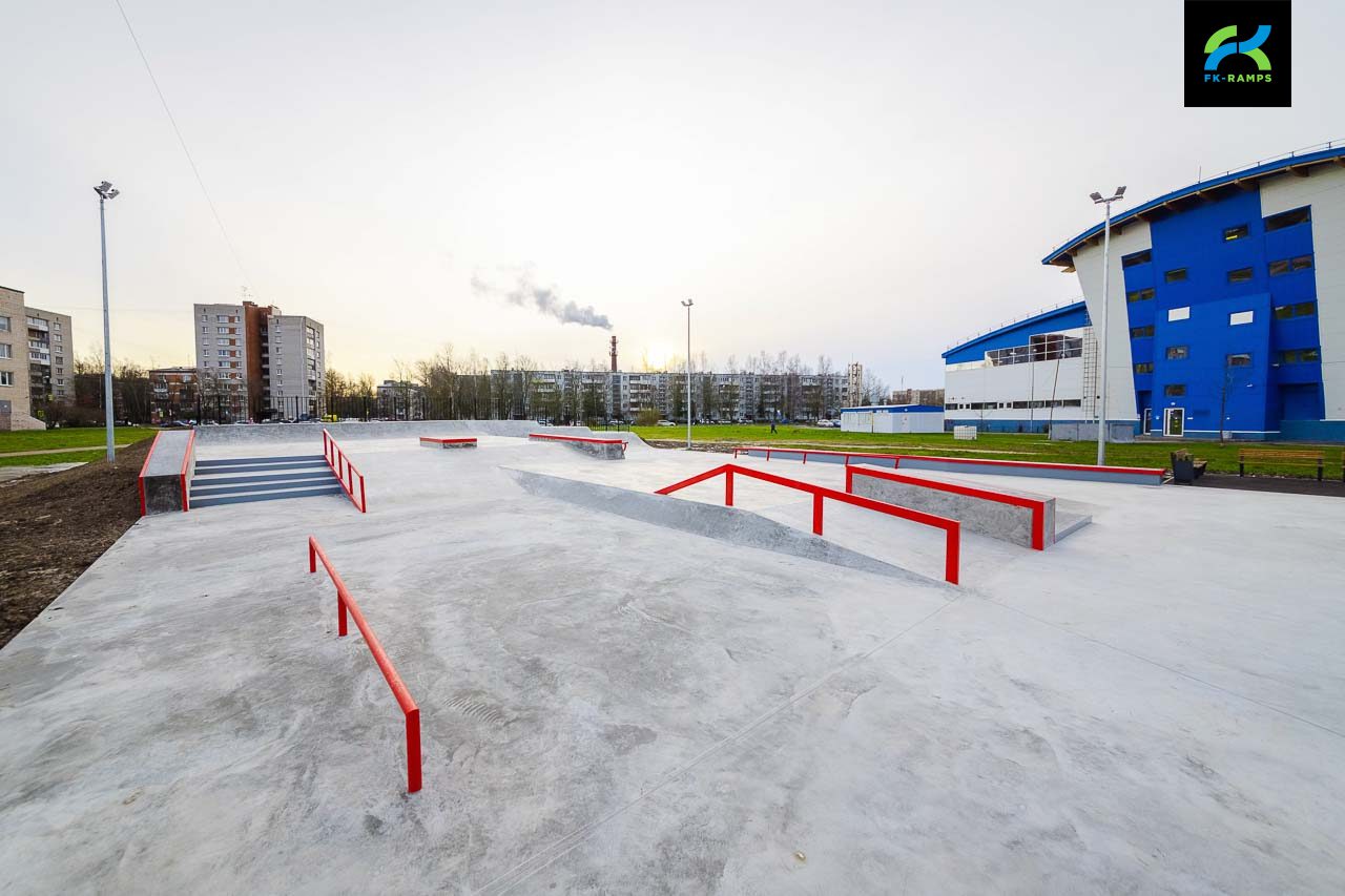 Бетонный скейт-парк в Красном Селе (ул. Спирина 10А) photo