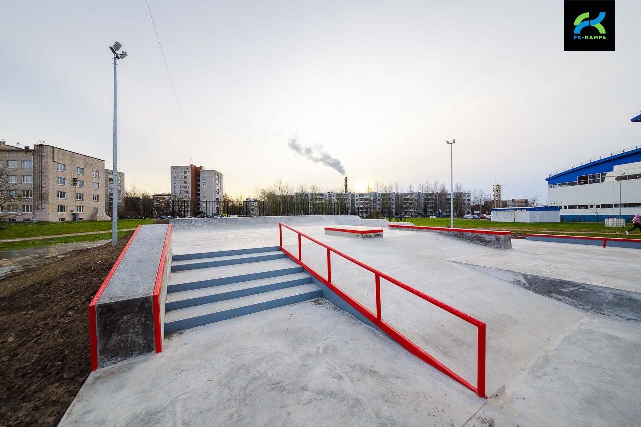 Бетонный скейт-парк в Красном Селе (ул. Спирина 10А) photo