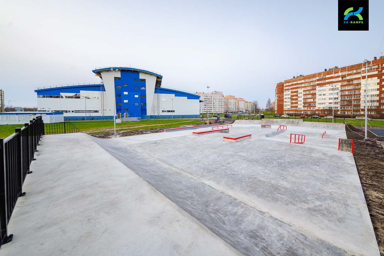 Бетонный скейт-парк в Красном Селе (ул. Спирина 10А) photo