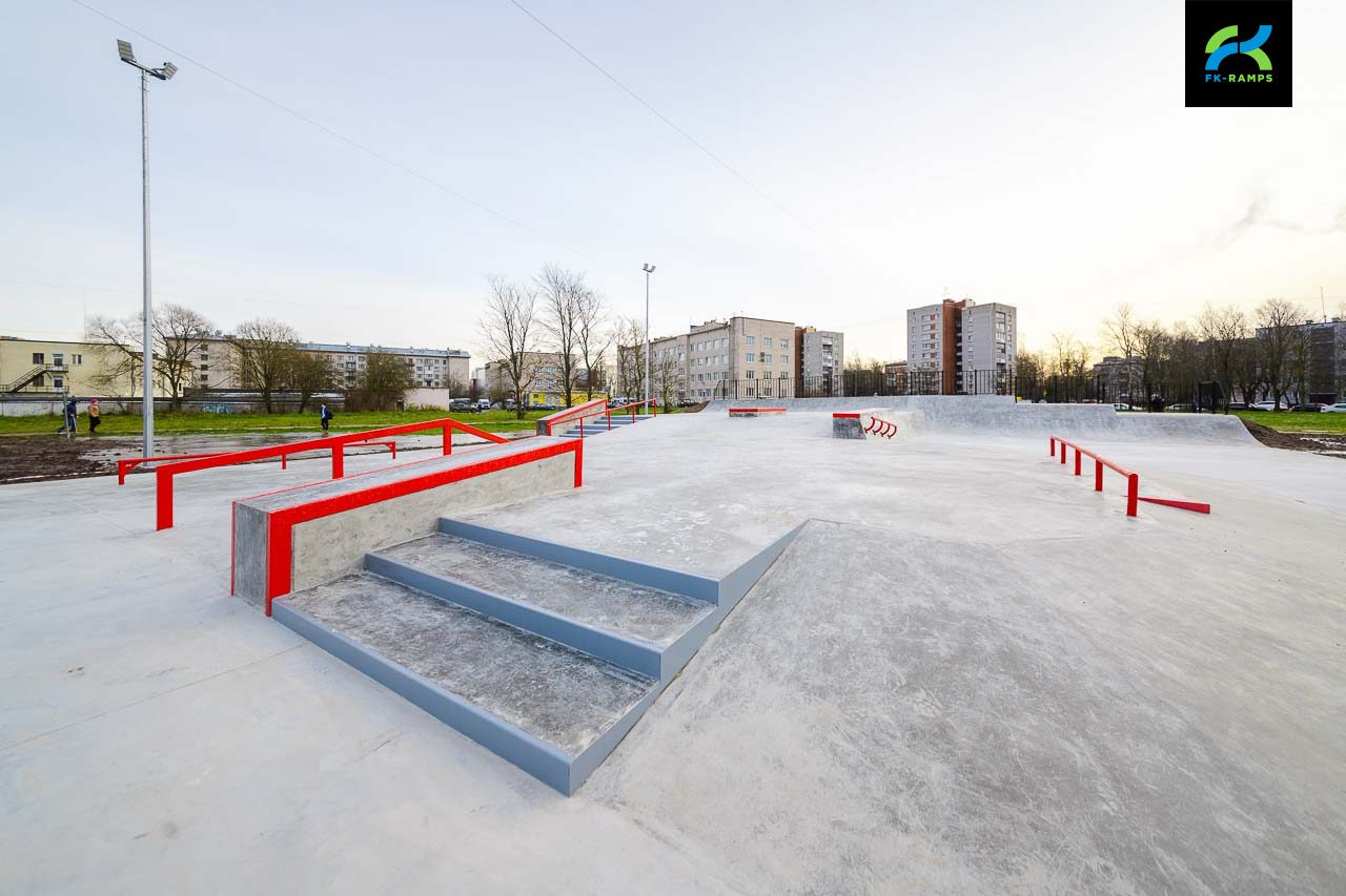Бетонный скейт-парк в Красном Селе (ул. Спирина 10А) photo